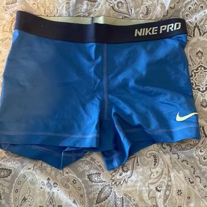 Dri-fit Nike pros medium